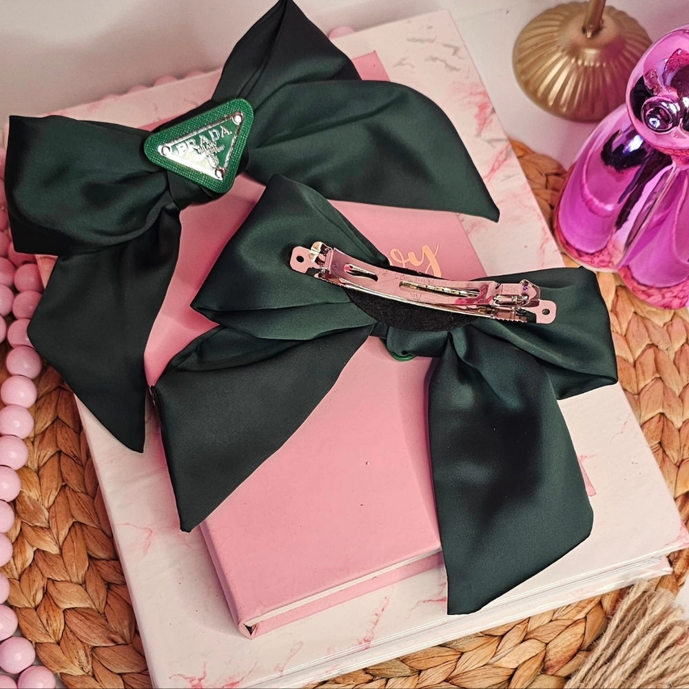 Coquette bow